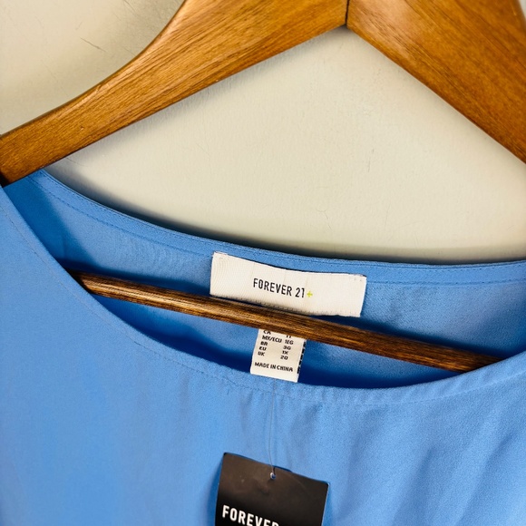 Forever 21+ Cuffed Sleeve Blouse NWT Size 1X - Picture 3 of 4